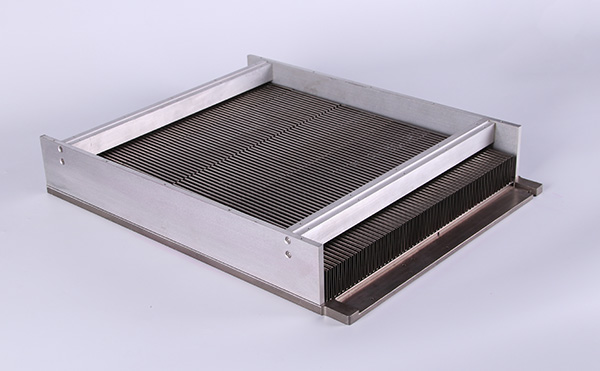 专业散热器生产厂家介绍激光器水冷板工艺